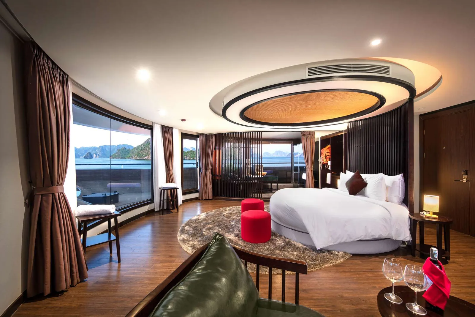Du thuyền Scarlet Pearl – Cabin President Suite
