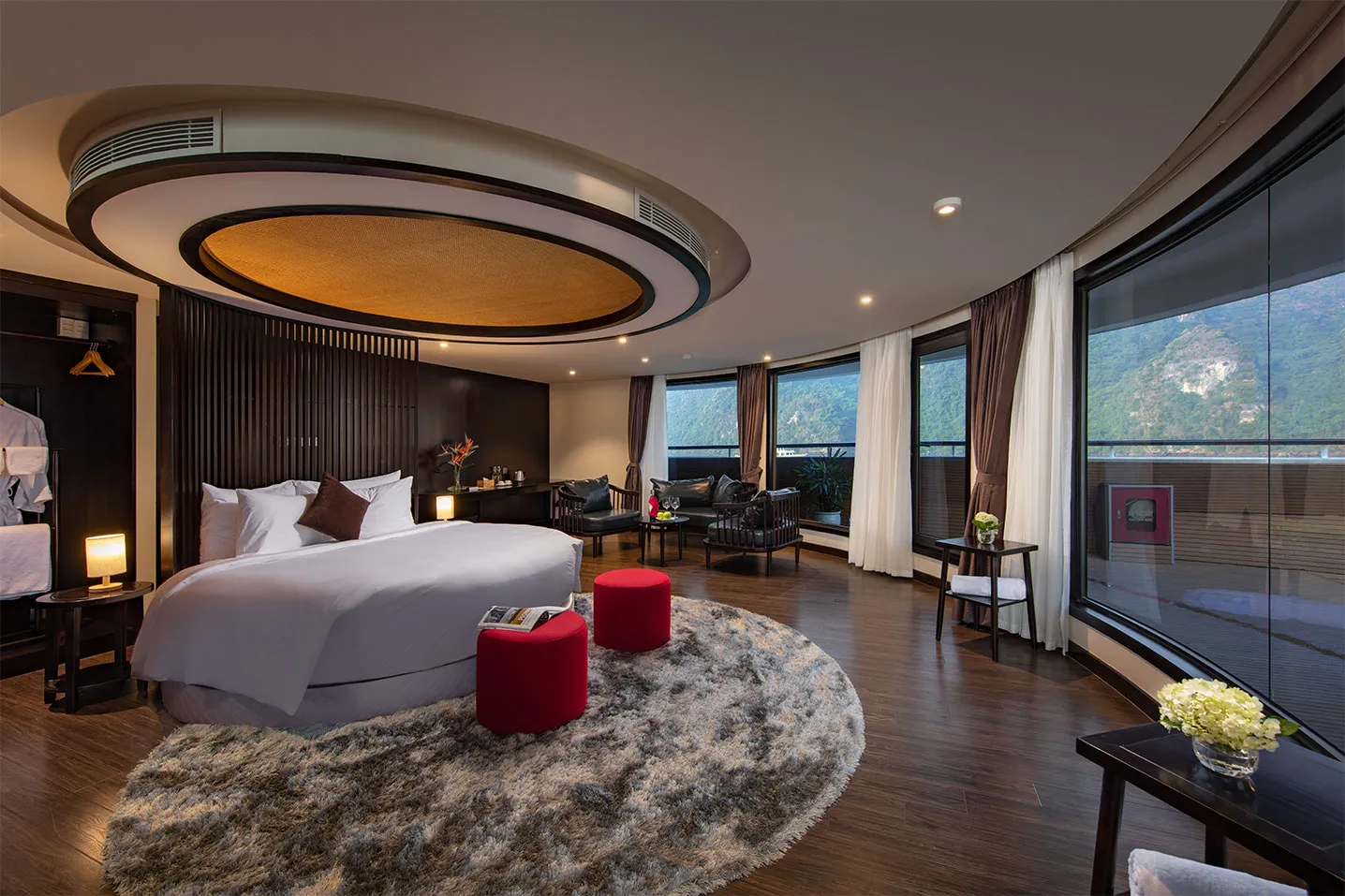 Du thuyền Scarlet Pearl – Cabin President Suite 2