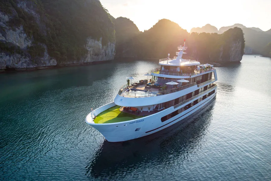 Du thuyền Stellar of the Seas – Du thuyền 3
