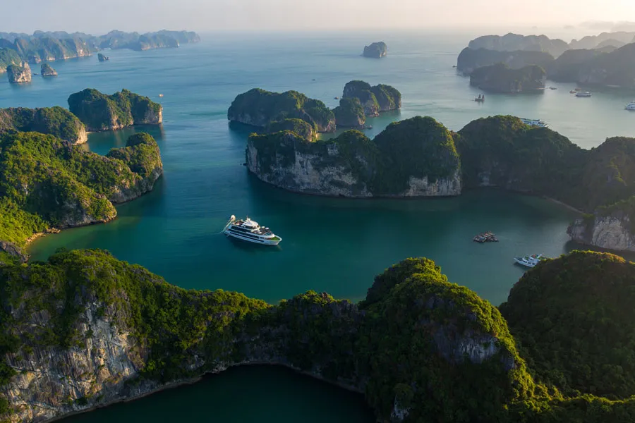 Du thuyền Stellar of the Seas – Vịnh Lan Hạ 2