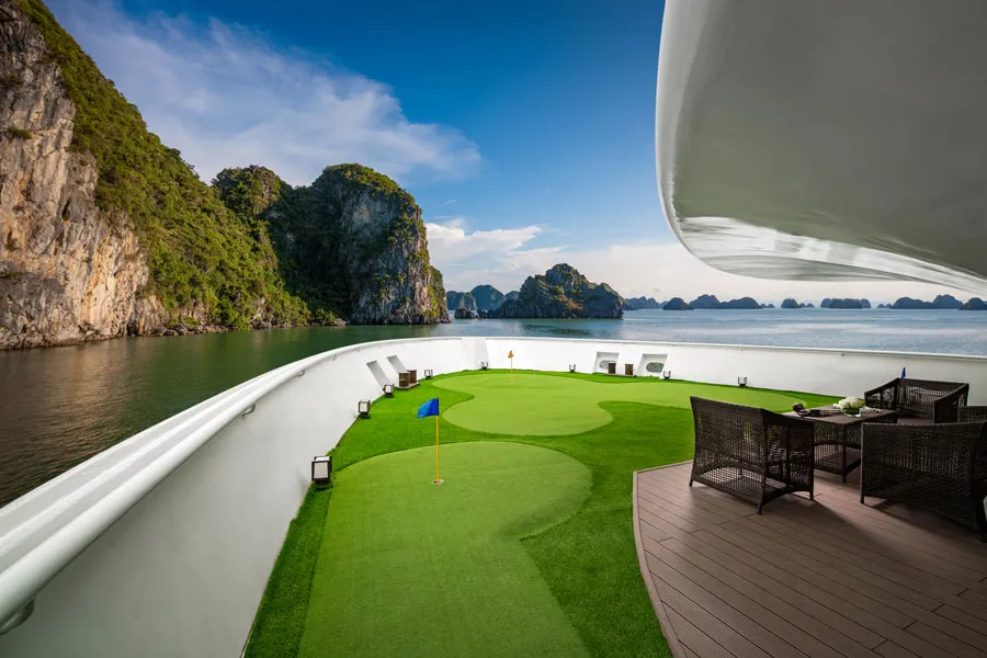 Sân golf mini & phòng gym