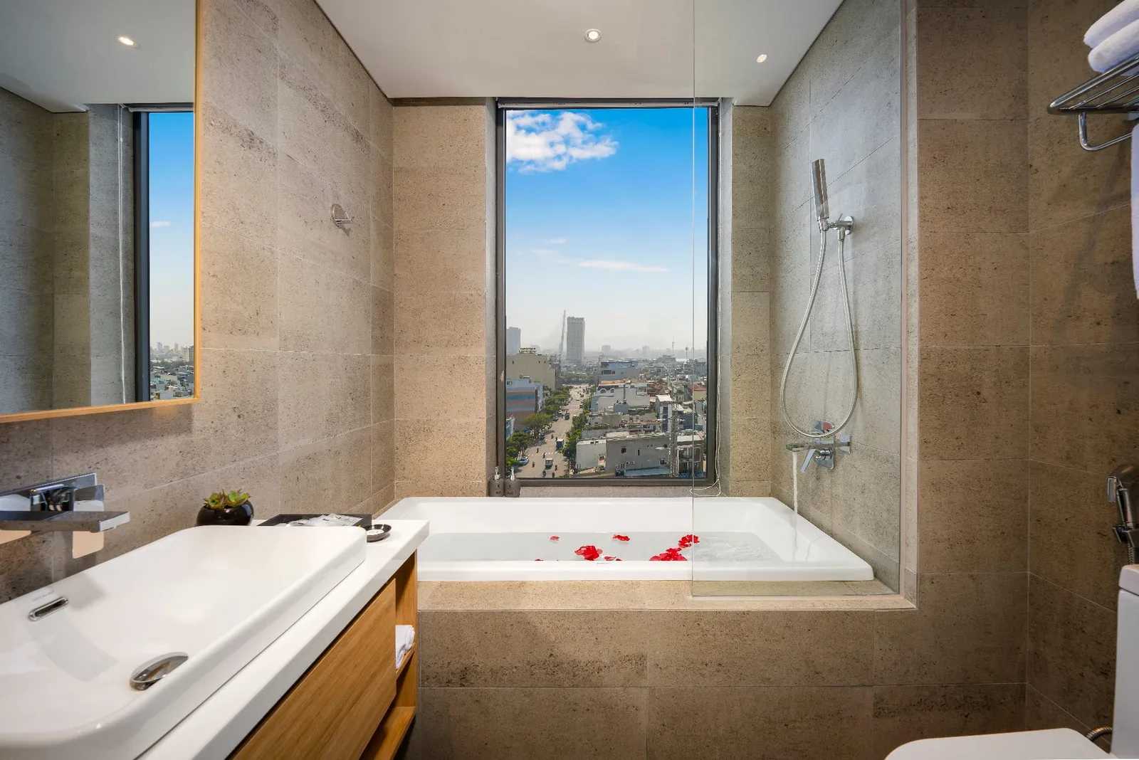 Deluxe Double with Bathtub