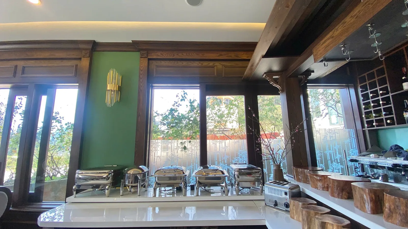 Ăn sáng buffet trong giá phòng