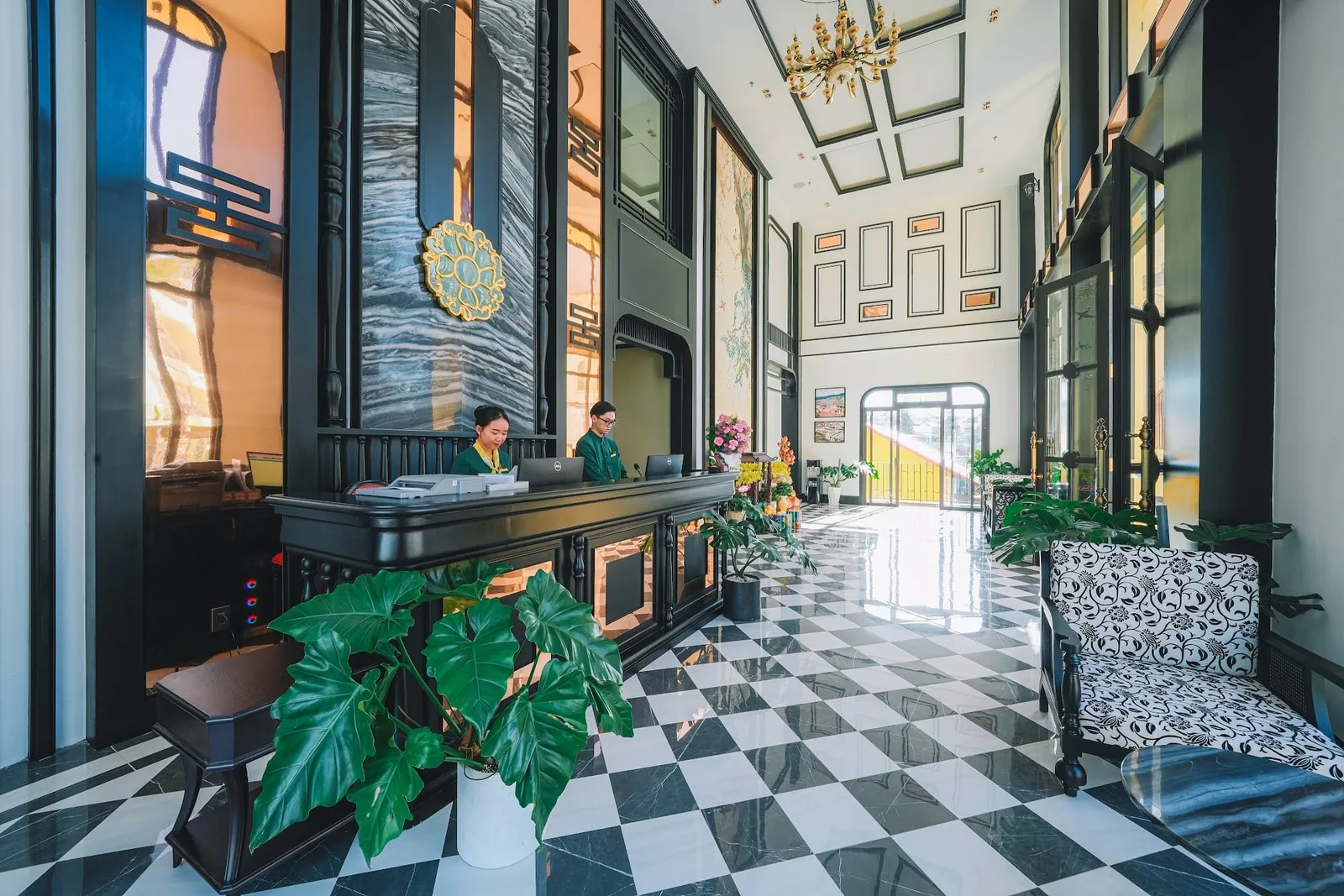 Sảnh lễ tân 24 giờ
