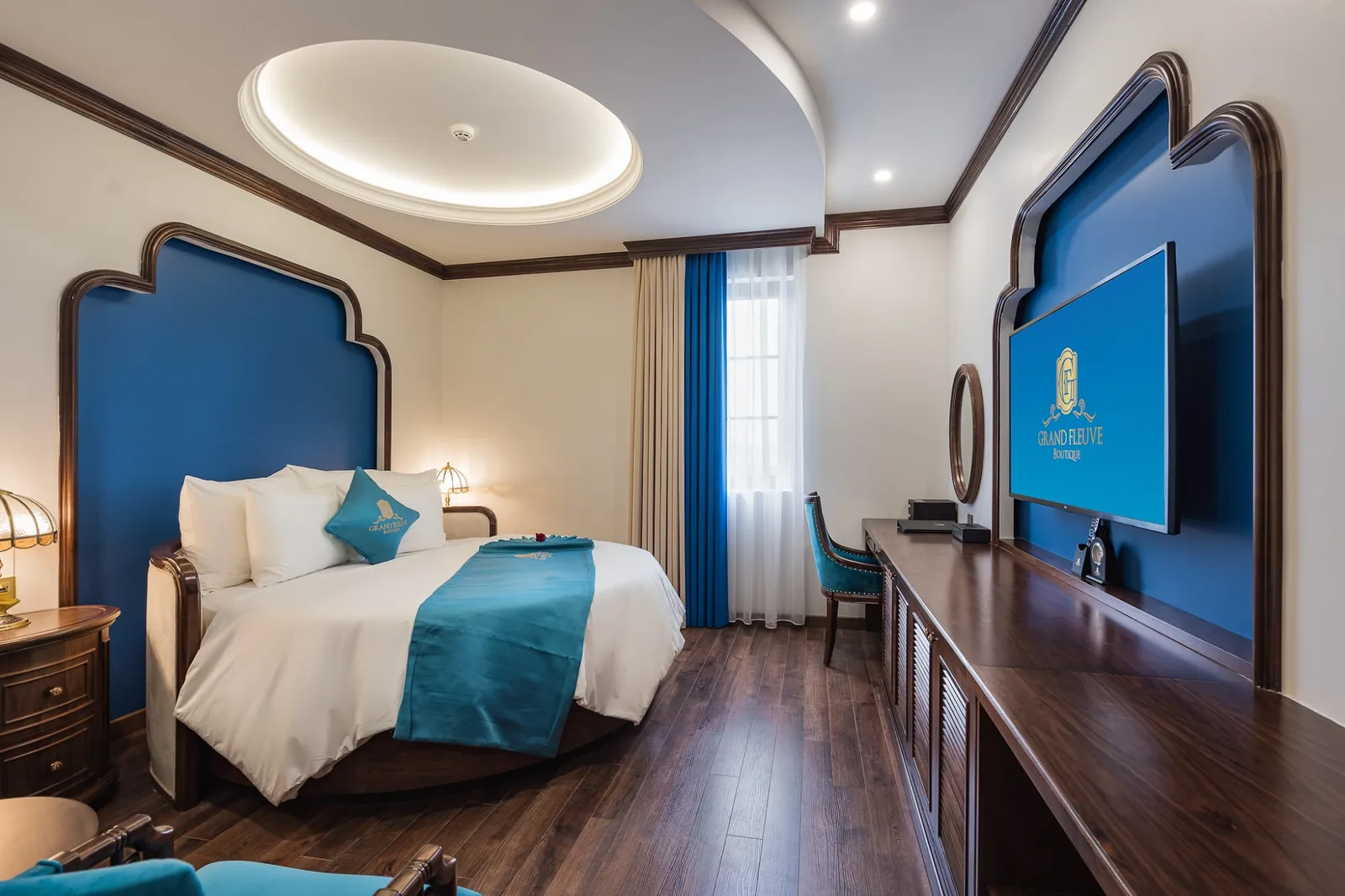 Honeymoon Suite