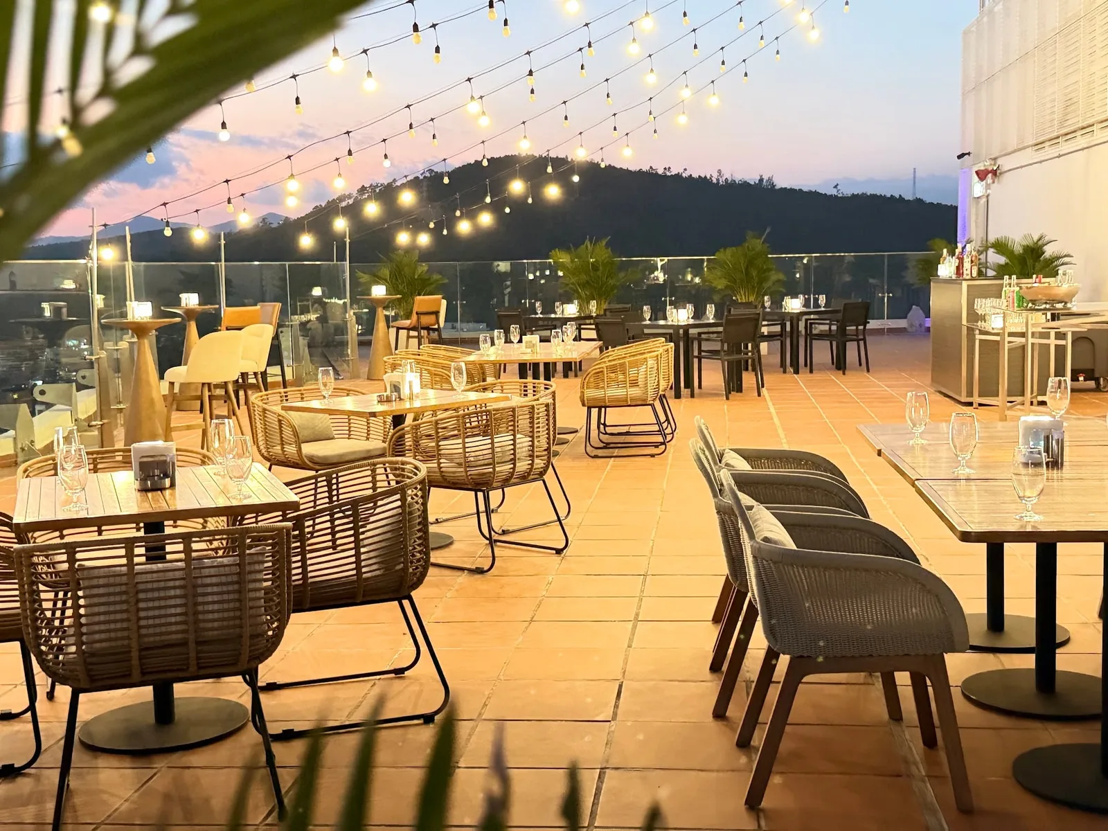 Hyatt Place Ha Long Bay, Bai Chay 5
