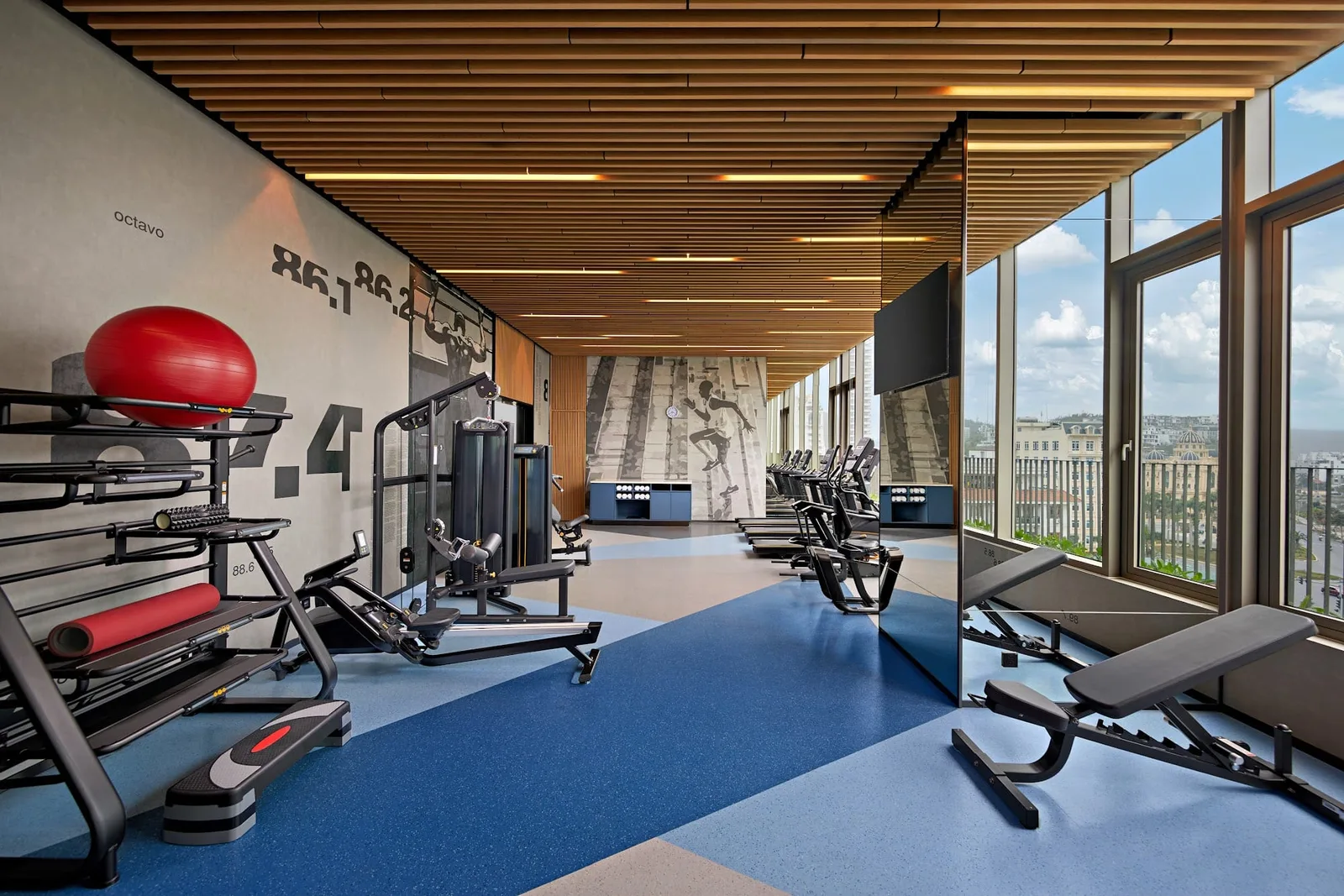 Phòng gym 24 giờ