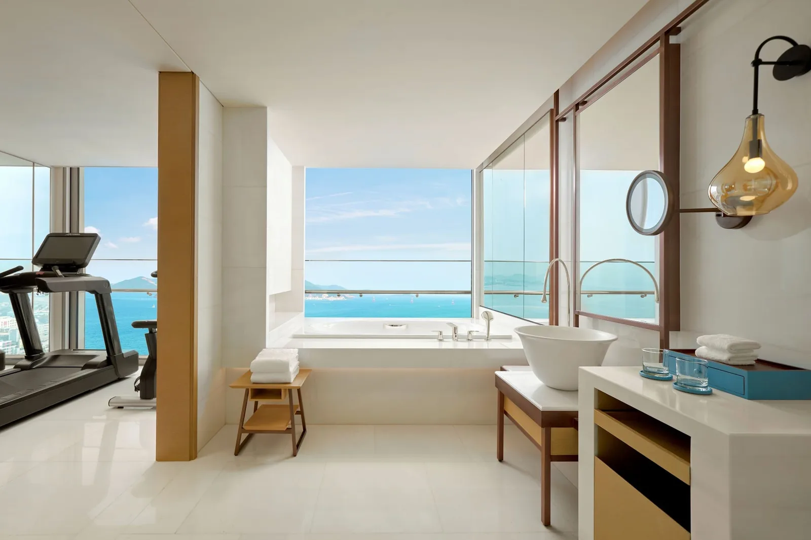 Regency Executive Suite Ocean View