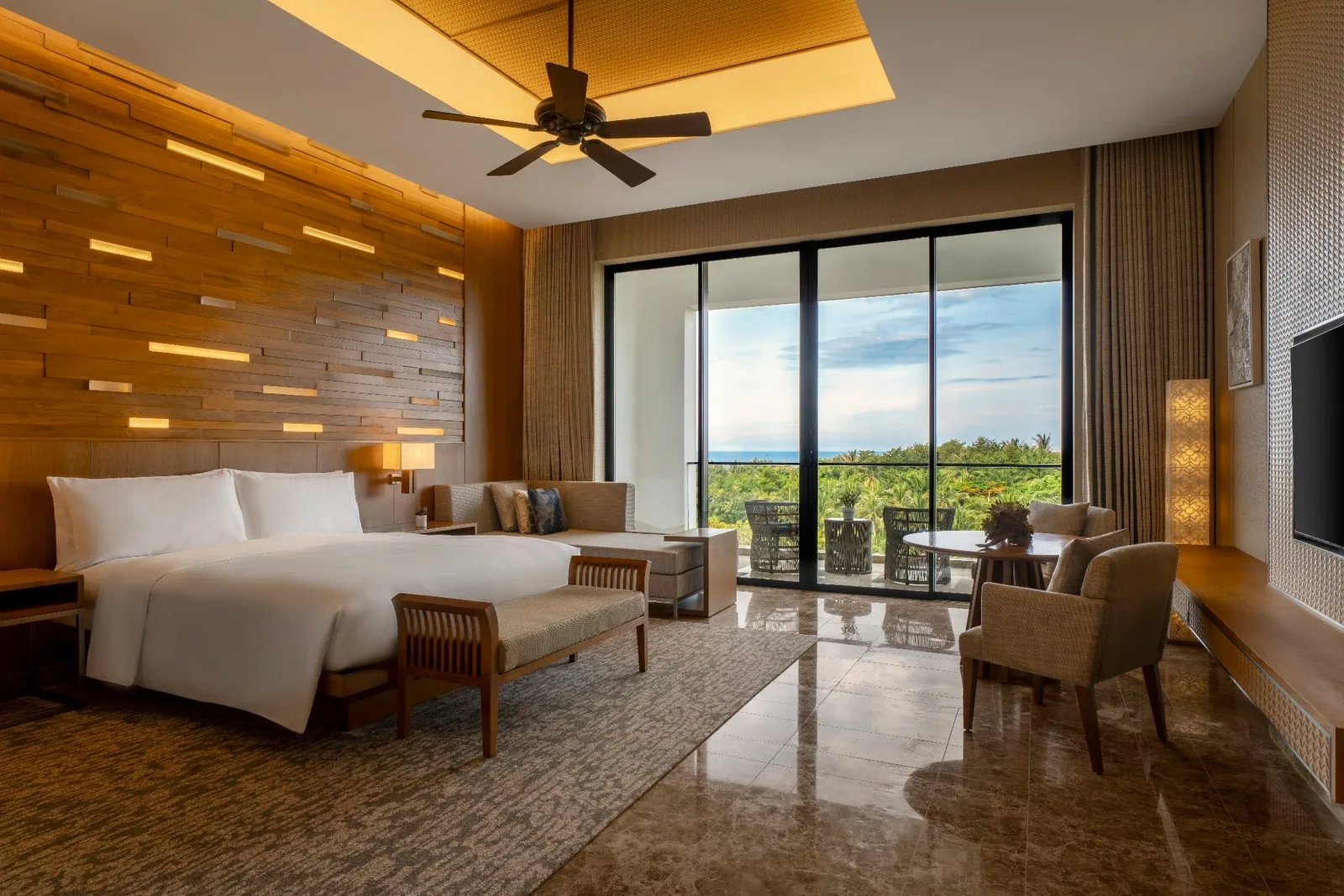Premium Guest Room nhìn biển một phần