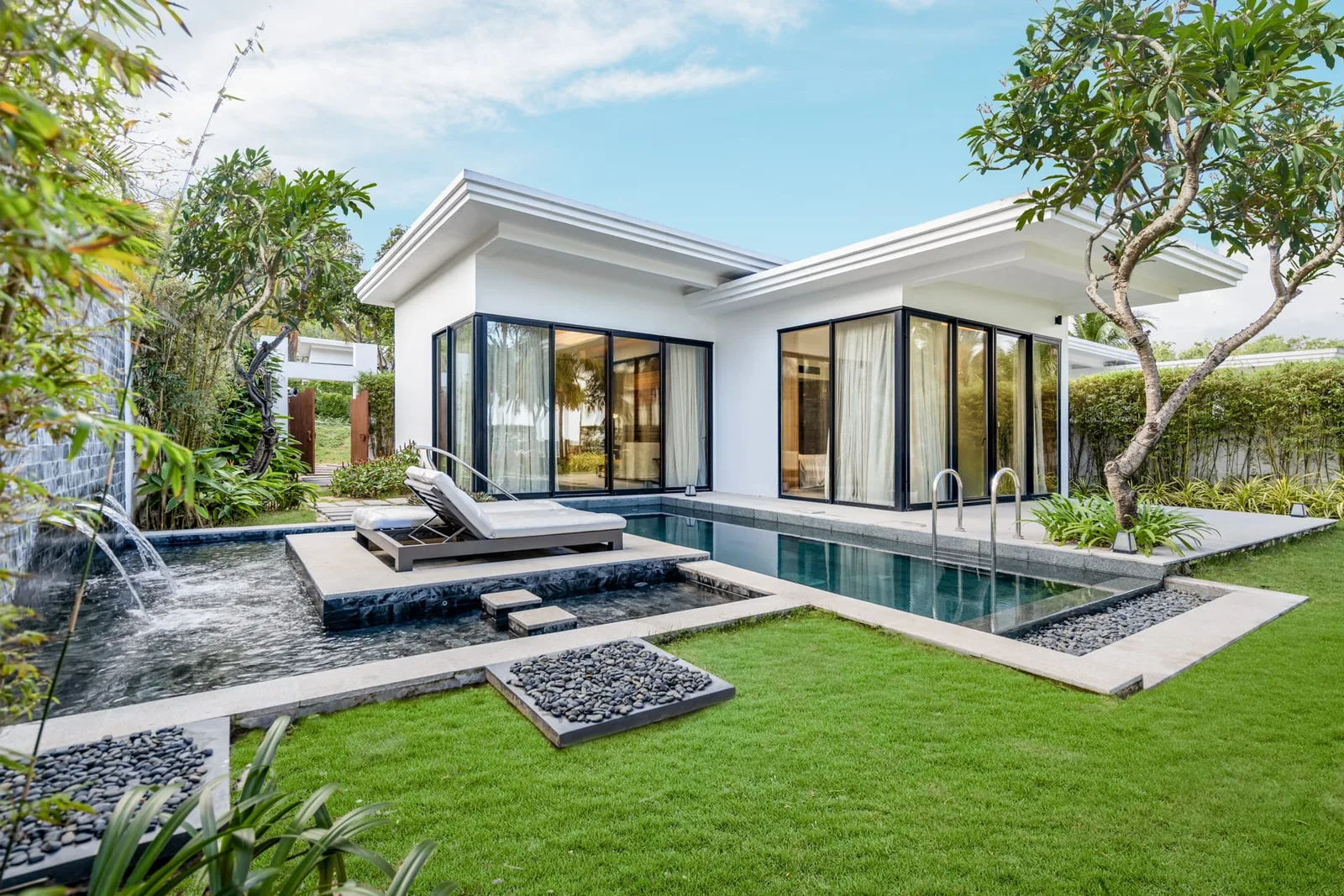 Villa hồ bơi vô cực riêng