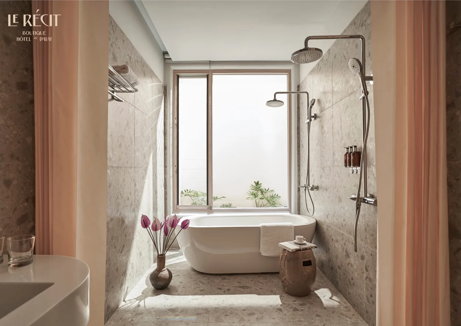 Phòng tắm bồn ở hạng suite