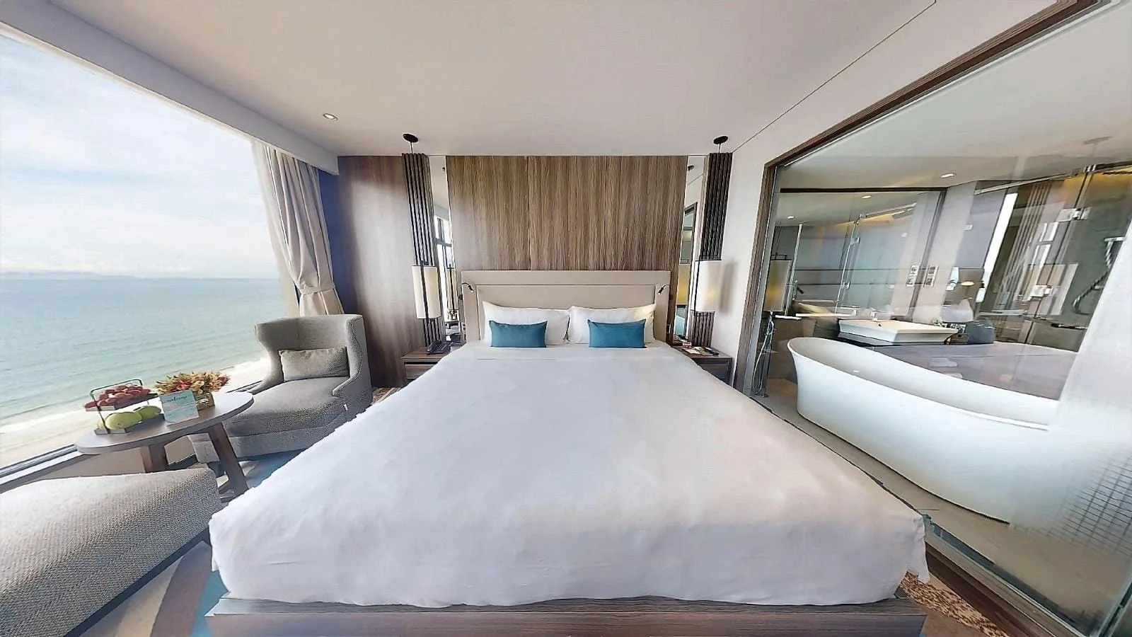 Phòng hướng biển có bồn tắm