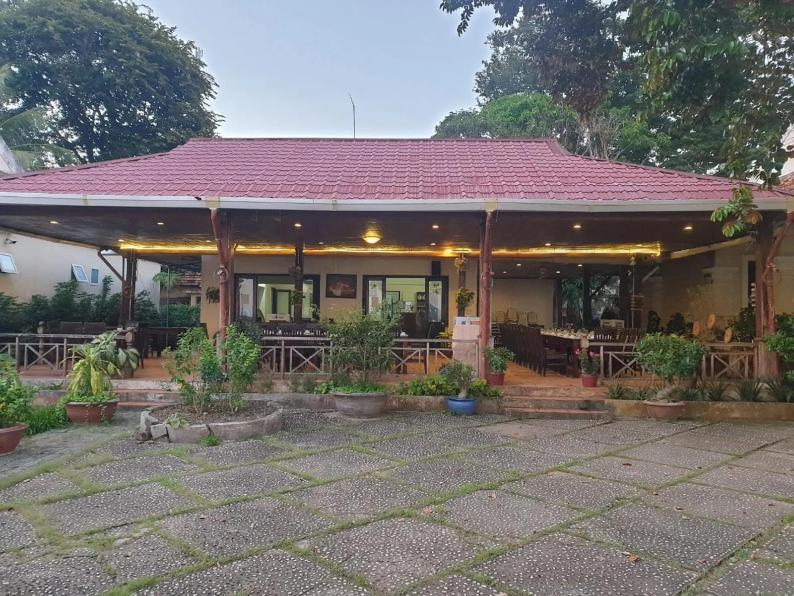 Không gian tiệc ngoài trời