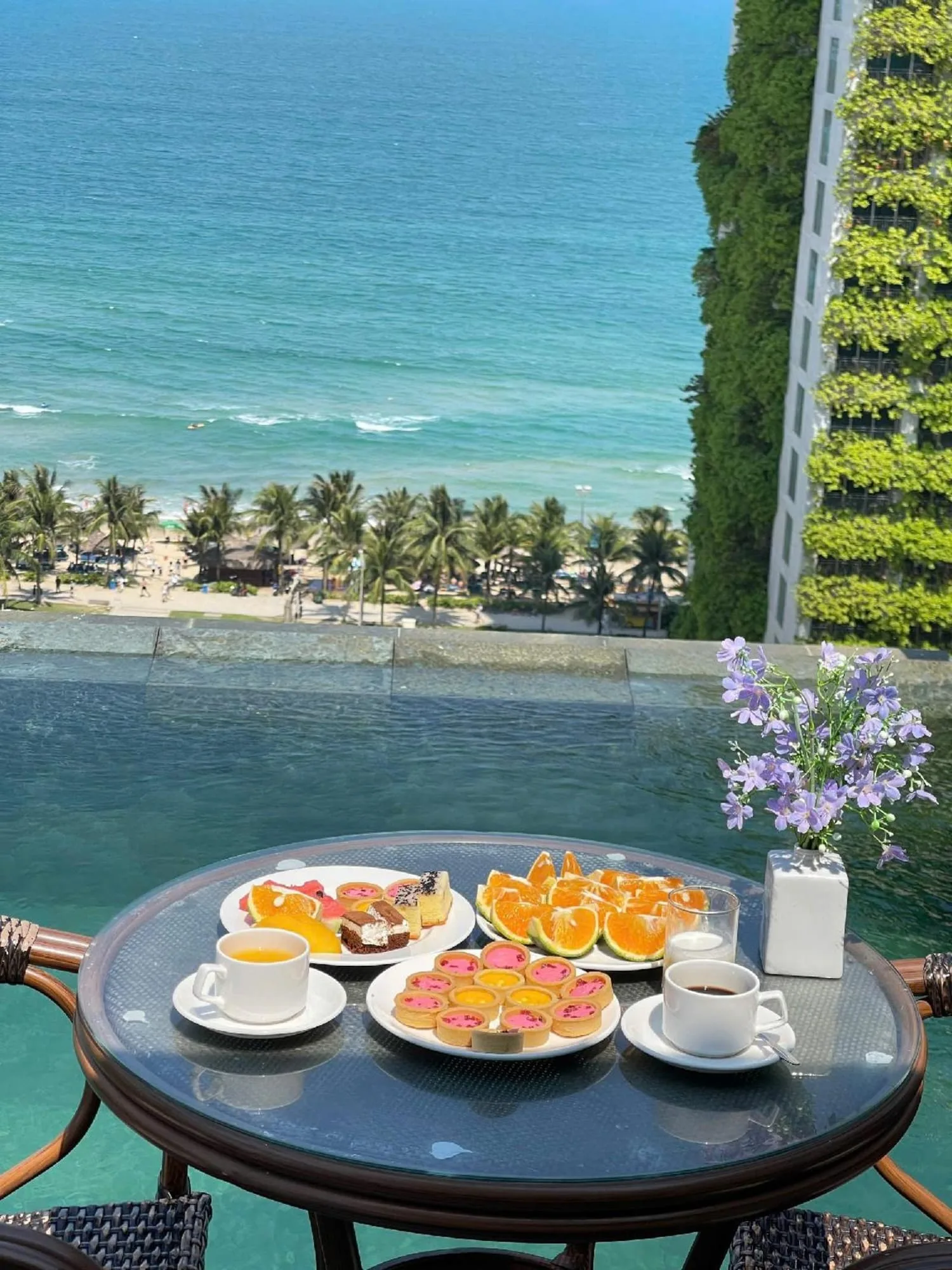 Sát biển Mỹ Khê