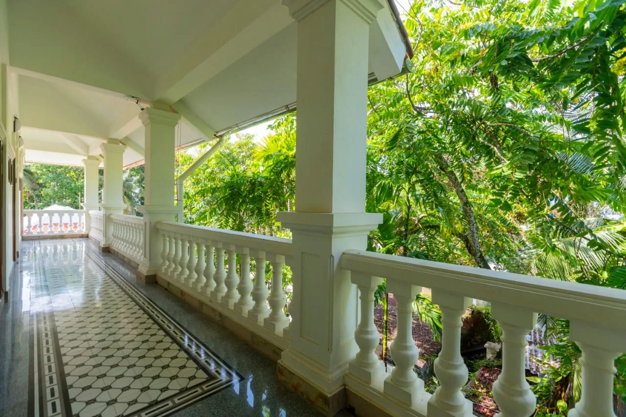 Hành lang hiên rộng