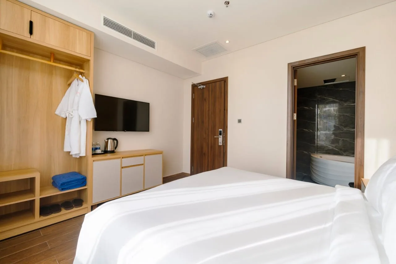 Beach Hotel – Executive Sea View Double