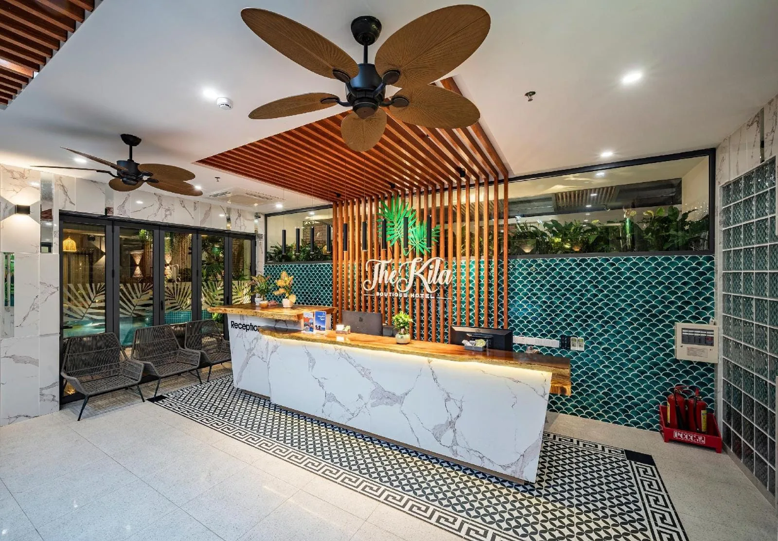 Sảnh lễ tân 24 giờ