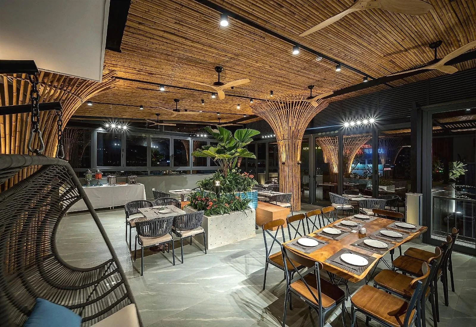 Buffet sáng trên tầng cao