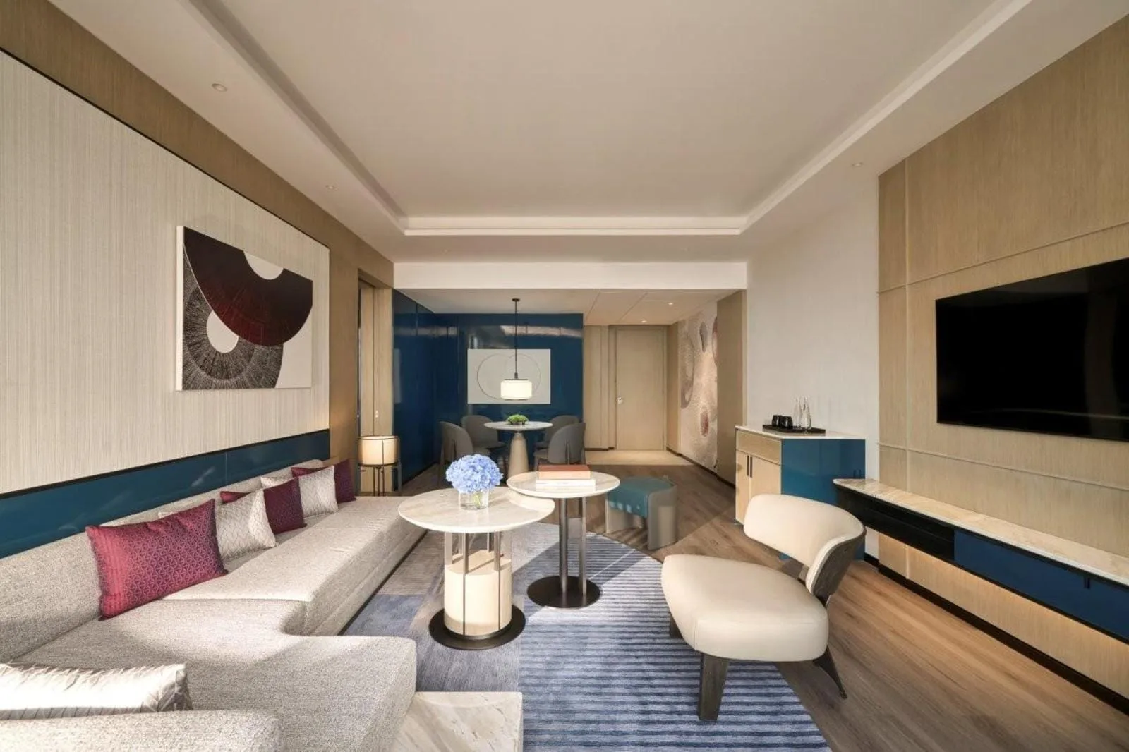 Suite 90 m² tầng cao