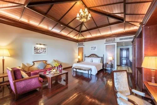 Beachfront Villa – Biệt thự sát biển, hồ bơi riêng