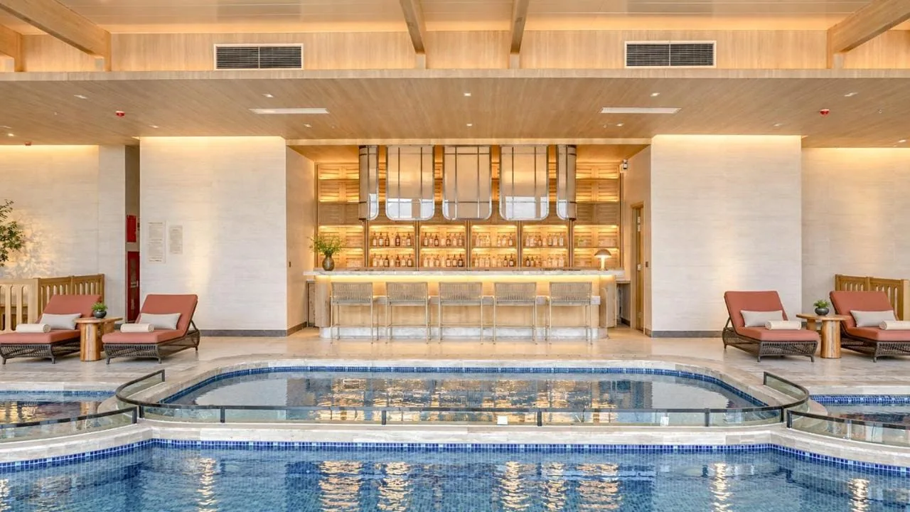 Pool bar