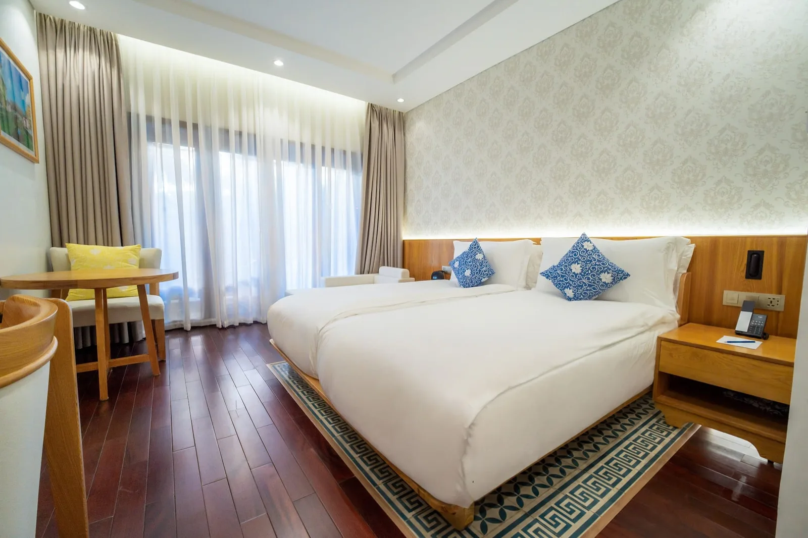 Faifo King/Twin hướng vườn