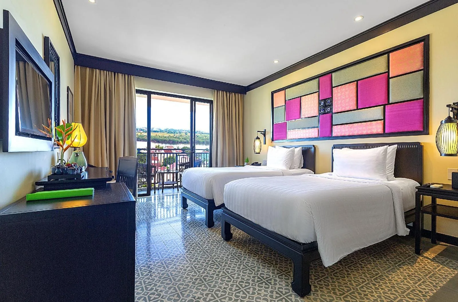 Deluxe Twin Ocean/River View