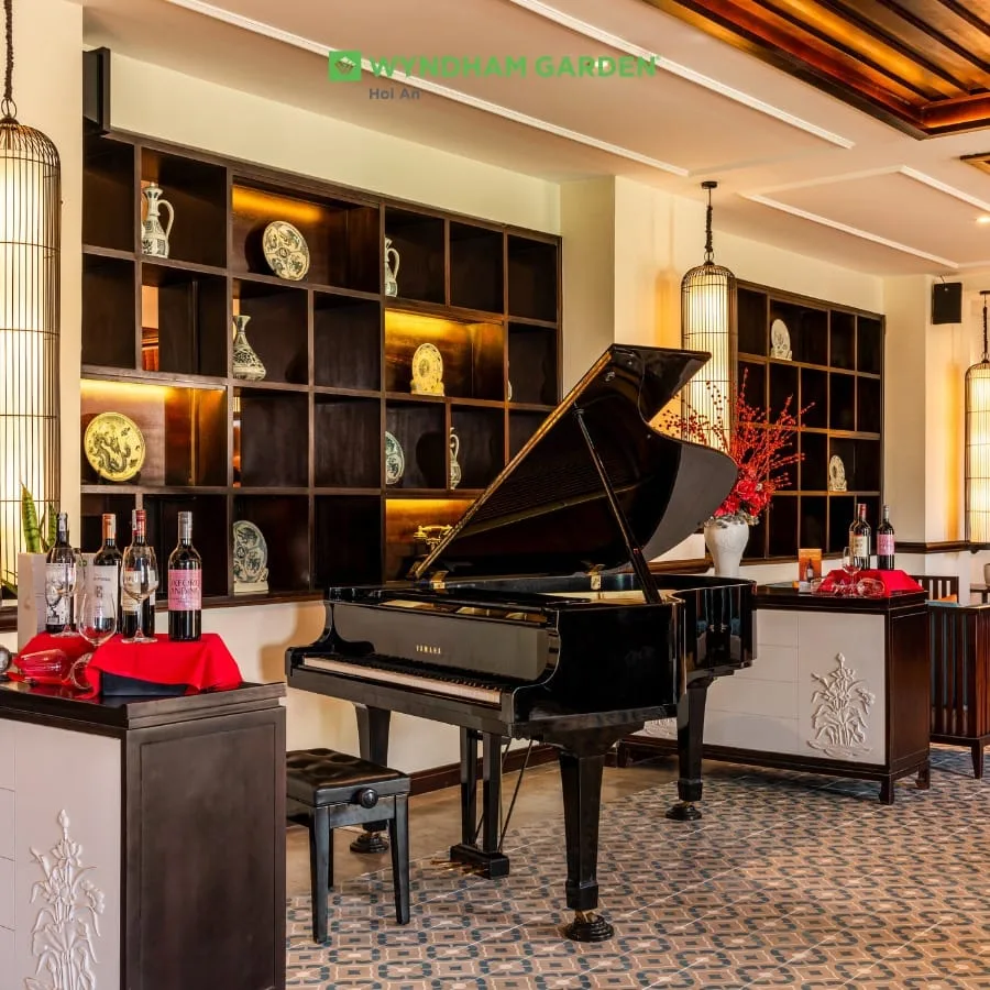 Lobby Bar
